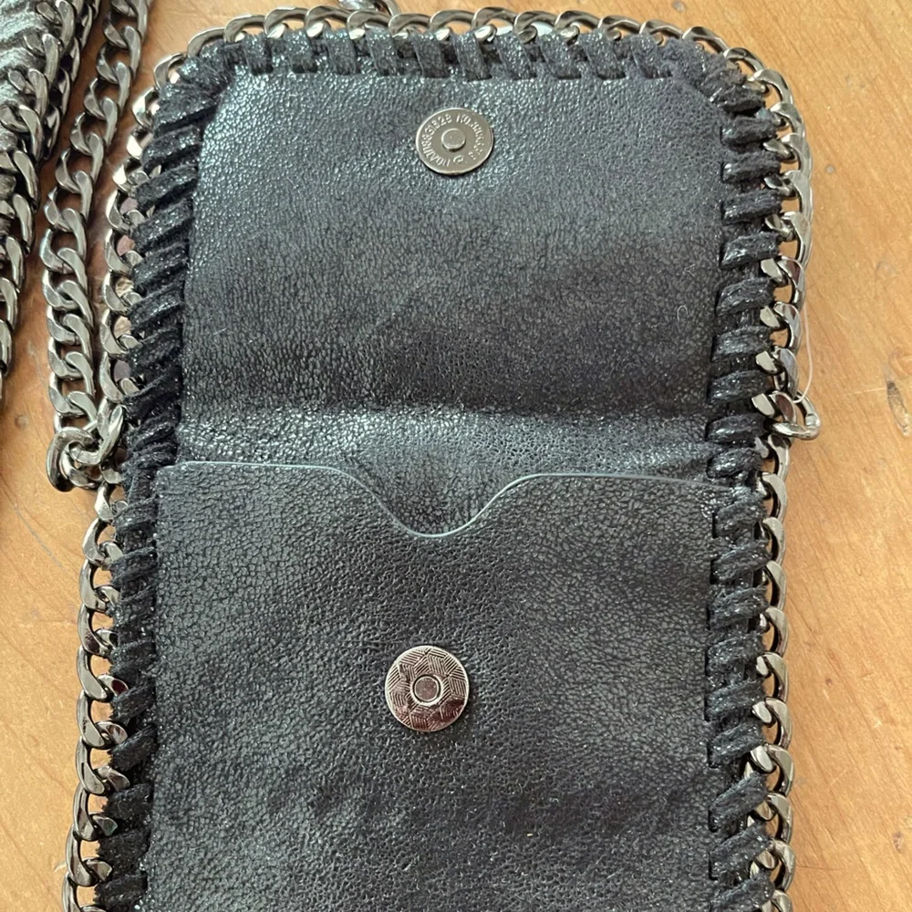 N/A black sold